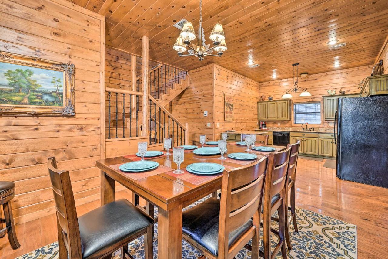 Broken Bow Cabin With Deck, Hot Tub And Fire Pit! Ngoại thất bức ảnh