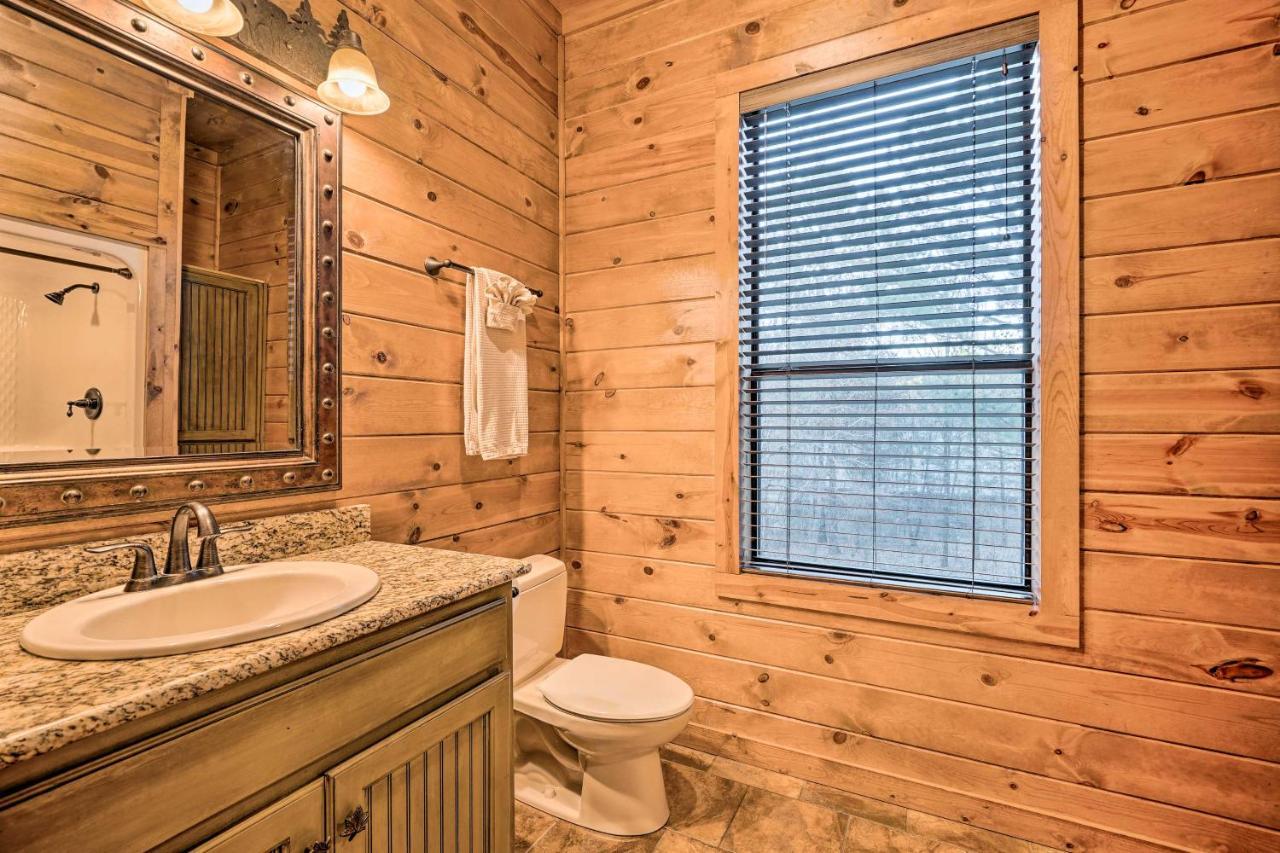 Broken Bow Cabin With Deck, Hot Tub And Fire Pit! Ngoại thất bức ảnh