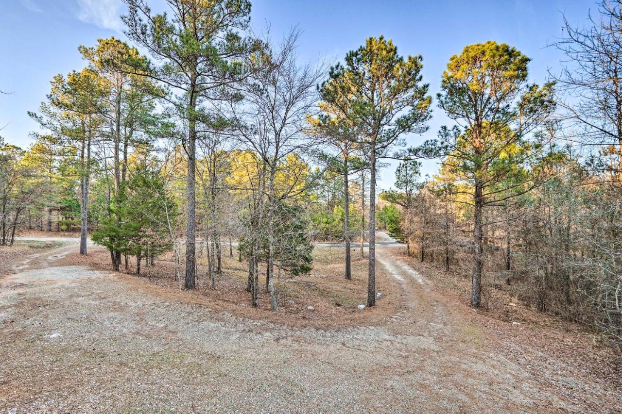 Broken Bow Cabin With Deck, Hot Tub And Fire Pit! Ngoại thất bức ảnh